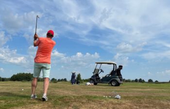 Golfer op de golfbaan