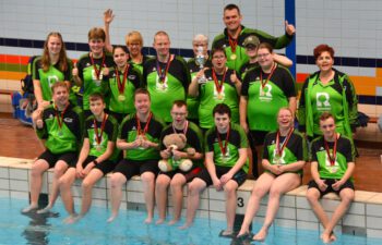 De-succesvolle-zwemmers-en-coaches-van-De-Brug-Veendam