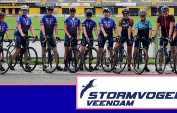 Opstap groep dames Stormvogels Veendam